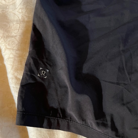 Men’s Lululemon shorts - Picture 3 of 9